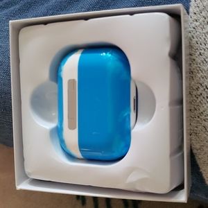 Ear buds with case/charger